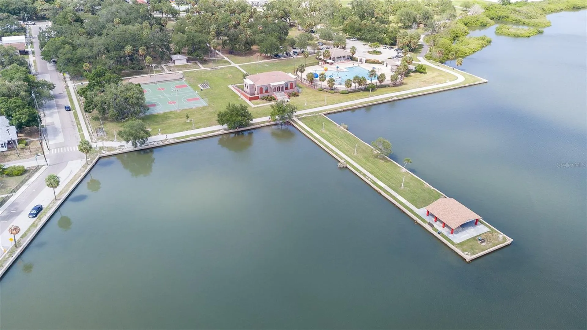 2421 Linsey Street Tampa FL 33605