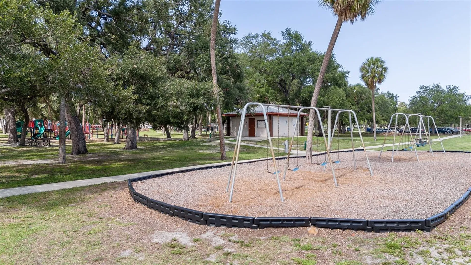 2421 Linsey Street Tampa FL 33605