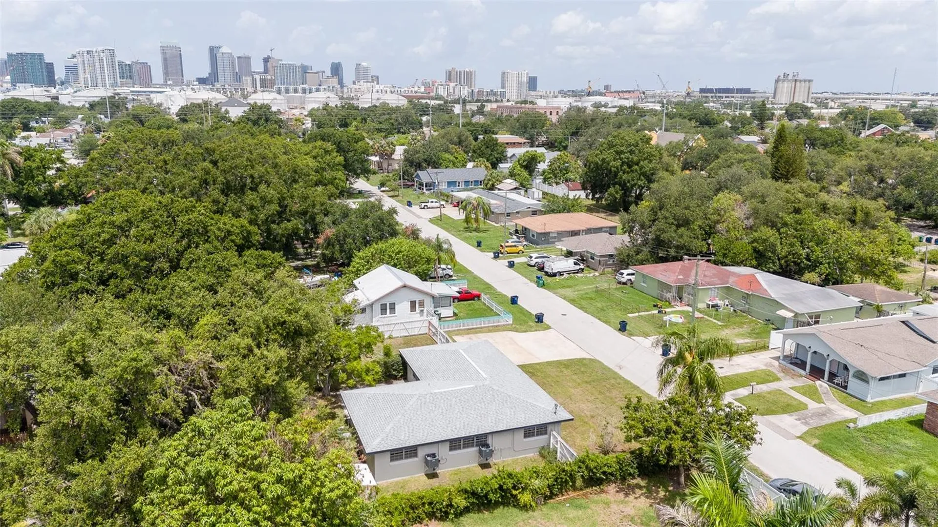 2421 Linsey Street Tampa FL 33605