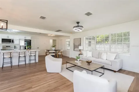 2421 Linsey Street Tampa FL 33605