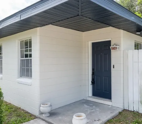 2421 Linsey Street Tampa FL 33605