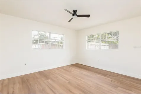 2421 Linsey Street Tampa FL 33605