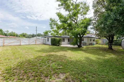 2421 Linsey Street Tampa FL 33605