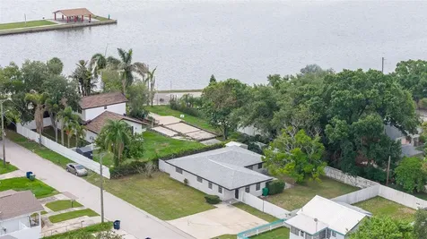 2421 Linsey Street Tampa FL 33605