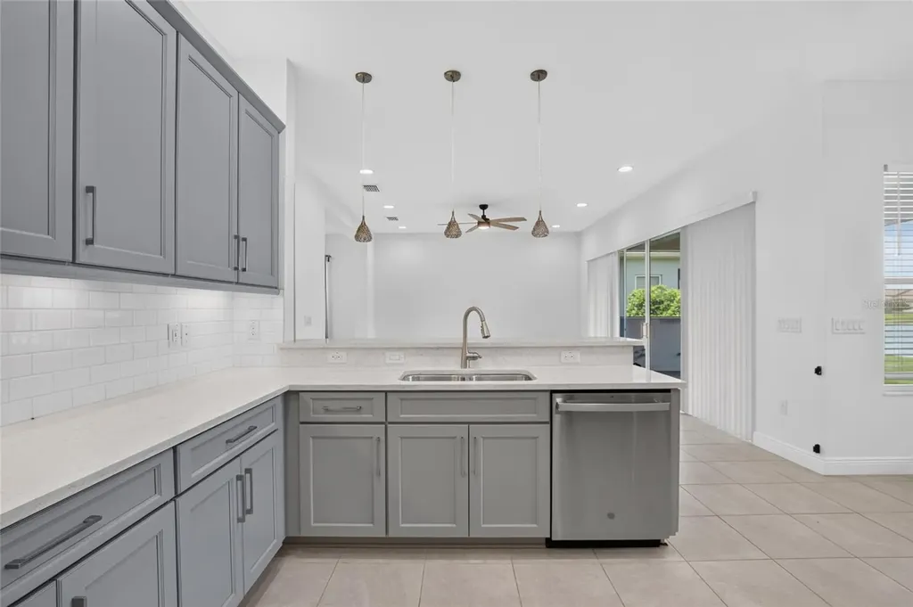 31142 Lindentree Drive Wesley Chapel FL 33543
