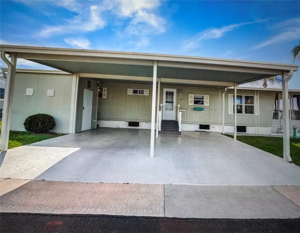 225 Dixie Lane Tarpon Springs FL 34689