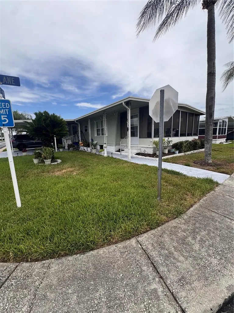 225 Dixie Lane Tarpon Springs FL 34689