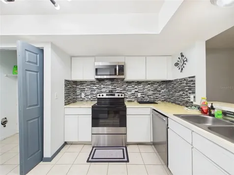 11239 Cedar Hollow Lane Tampa FL 33618