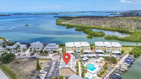1950 Oregon Trail Englewood FL 34224
