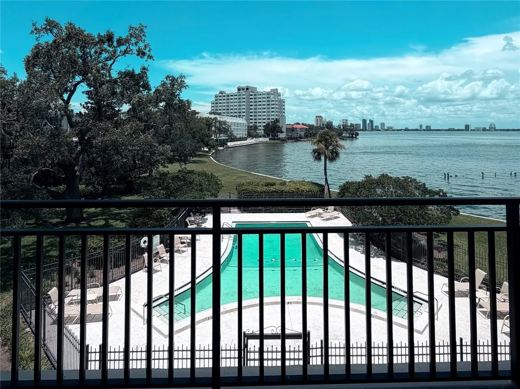 5020 Bayshore Boulevard Tampa FL 33611