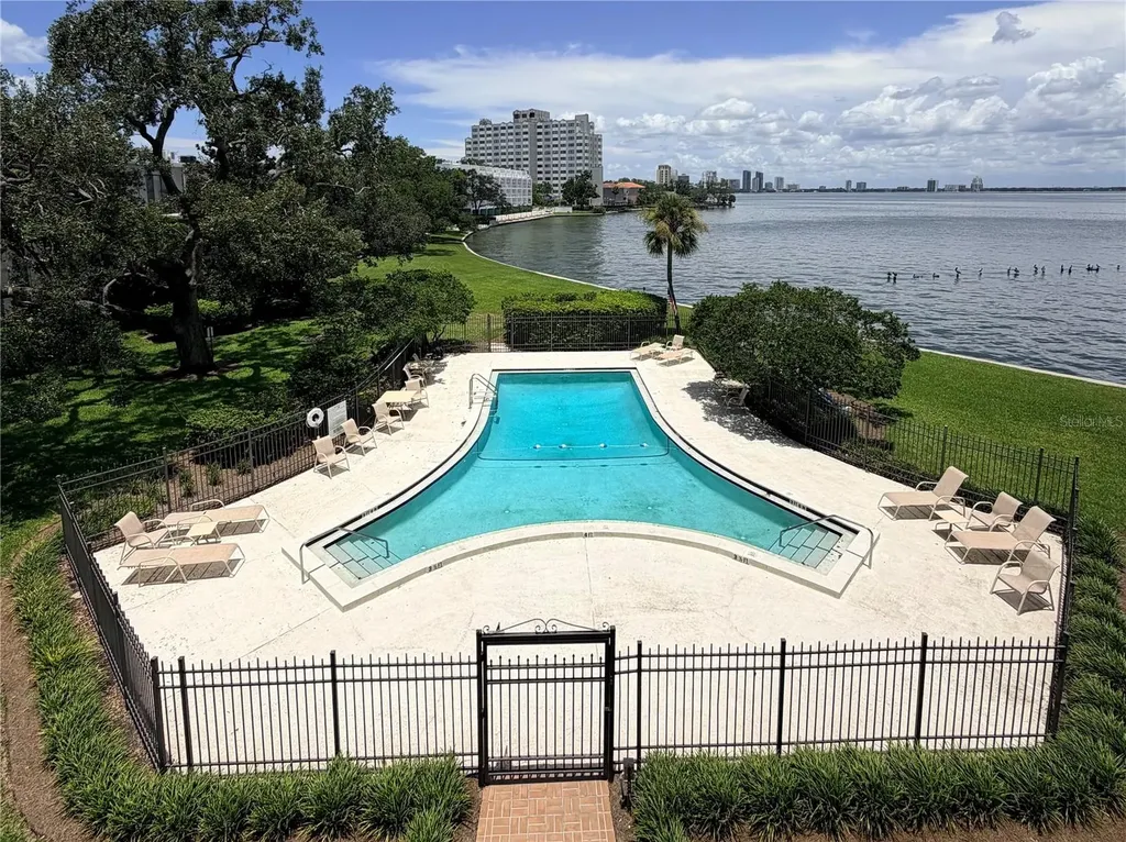 5020 Bayshore Boulevard Tampa FL 33611