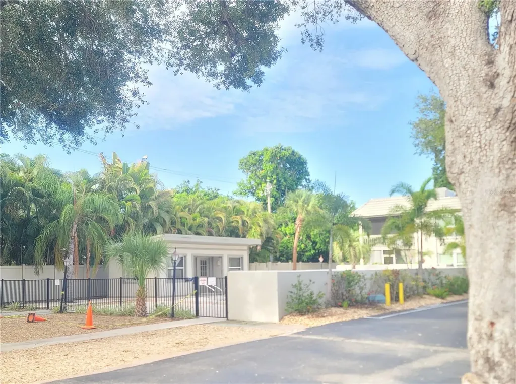 3360 S Osprey Avenue Sarasota FL 34239