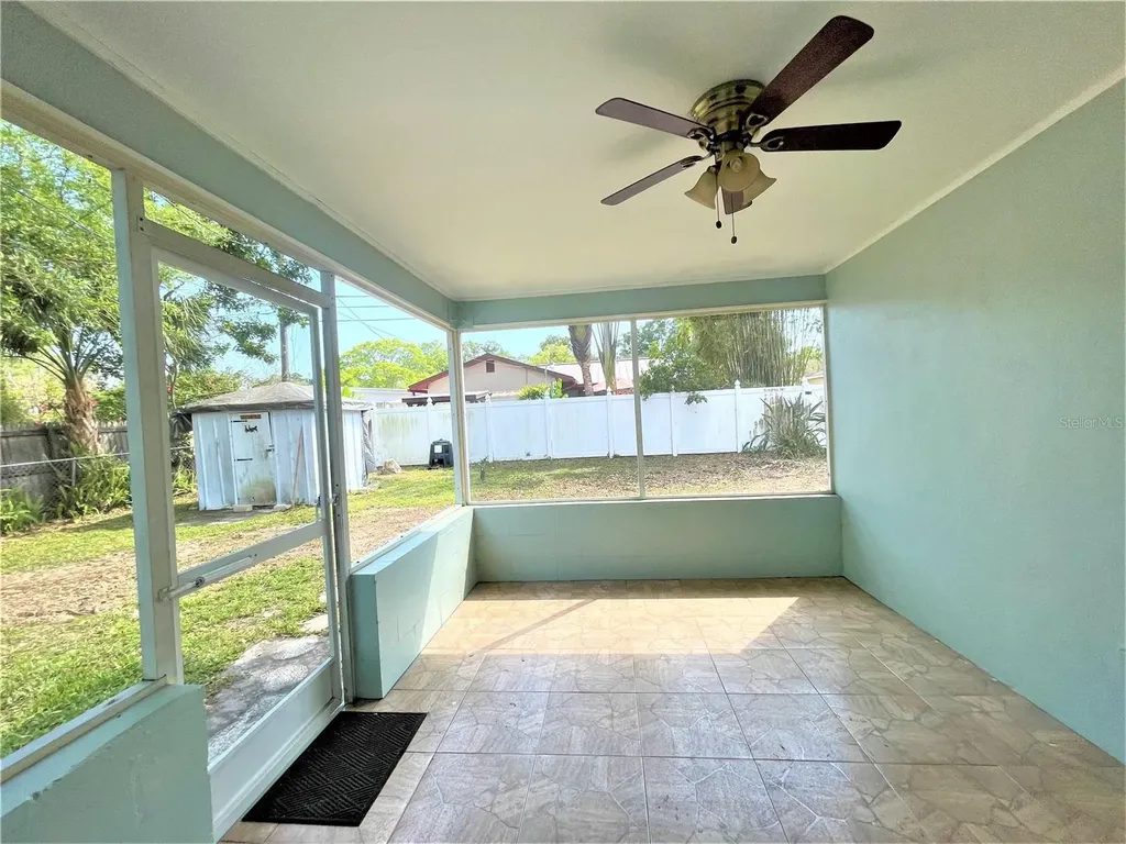 5036 Oxford Avenue N St Petersburg FL 33710