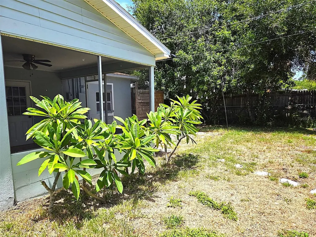 5036 Oxford Avenue N St Petersburg FL 33710