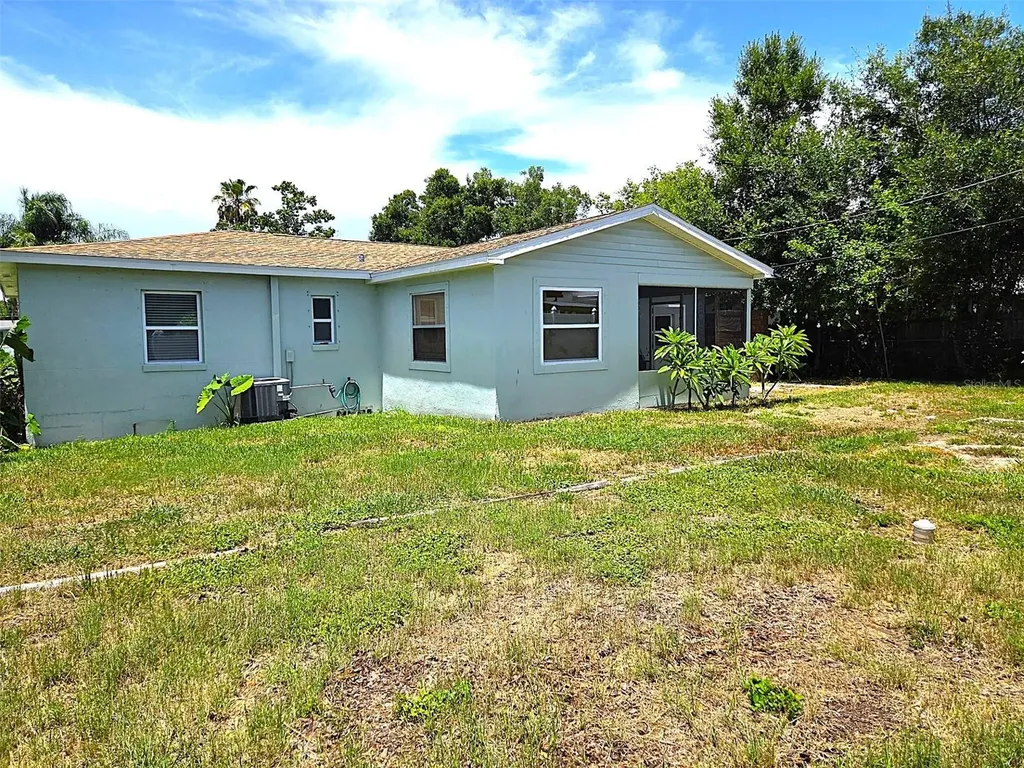 5036 Oxford Avenue N St Petersburg FL 33710