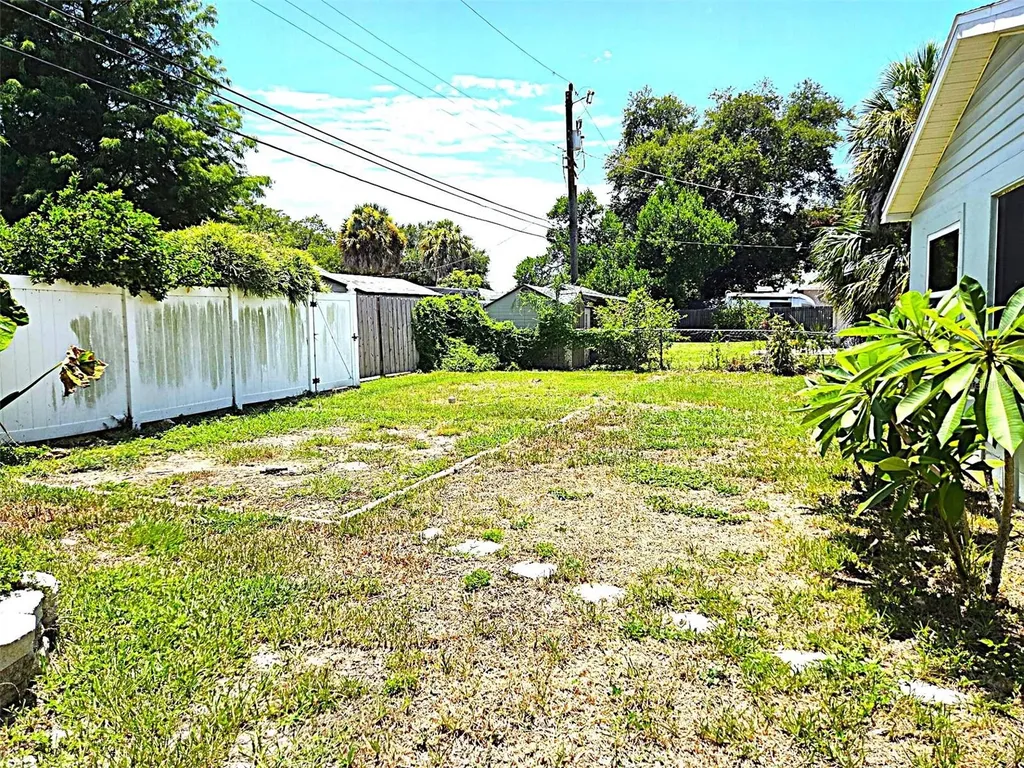5036 Oxford Avenue N St Petersburg FL 33710