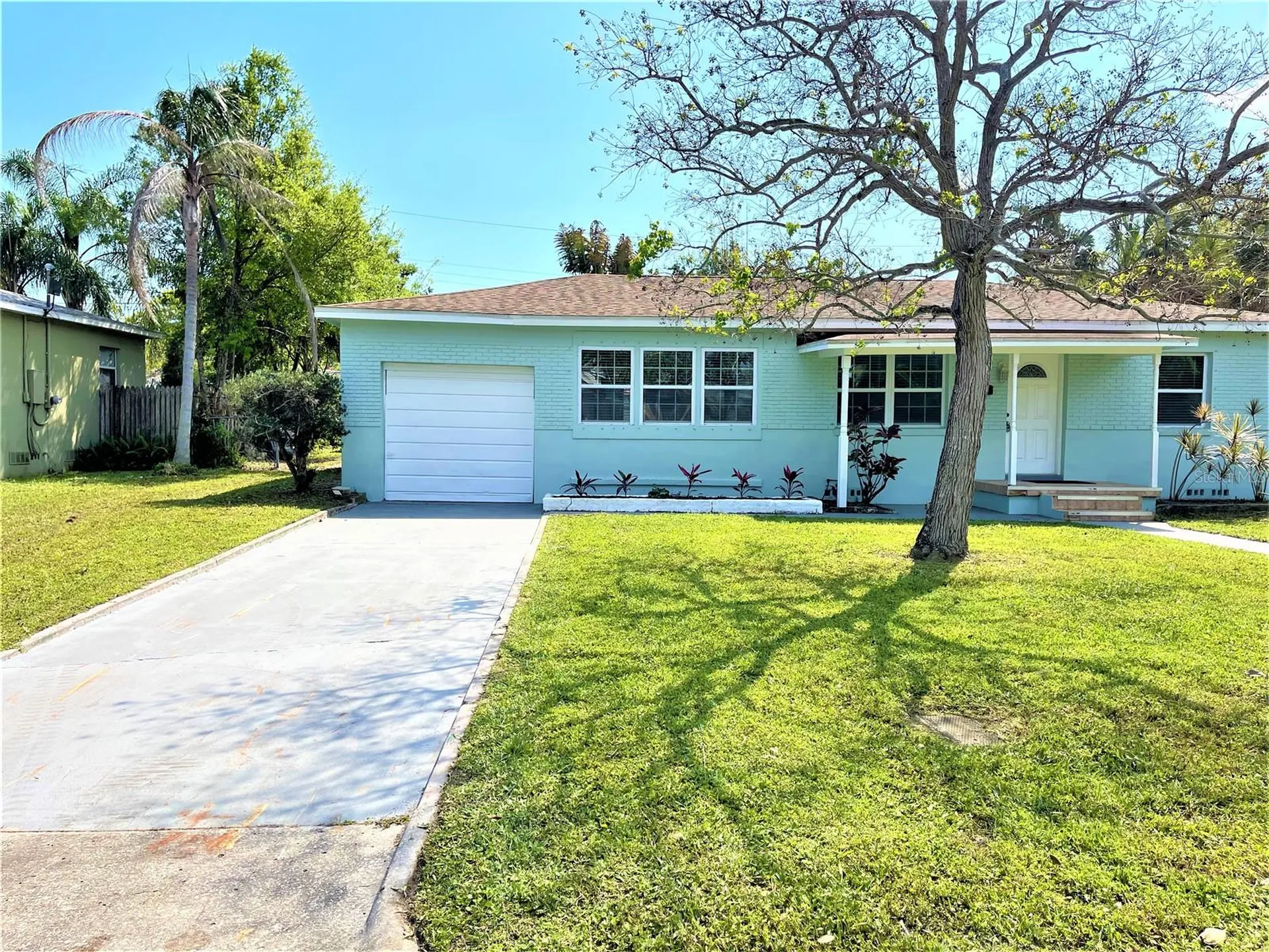 5036 Oxford Avenue N St Petersburg FL 33710