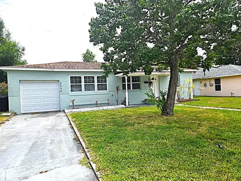 5036 Oxford Avenue N St Petersburg FL 33710