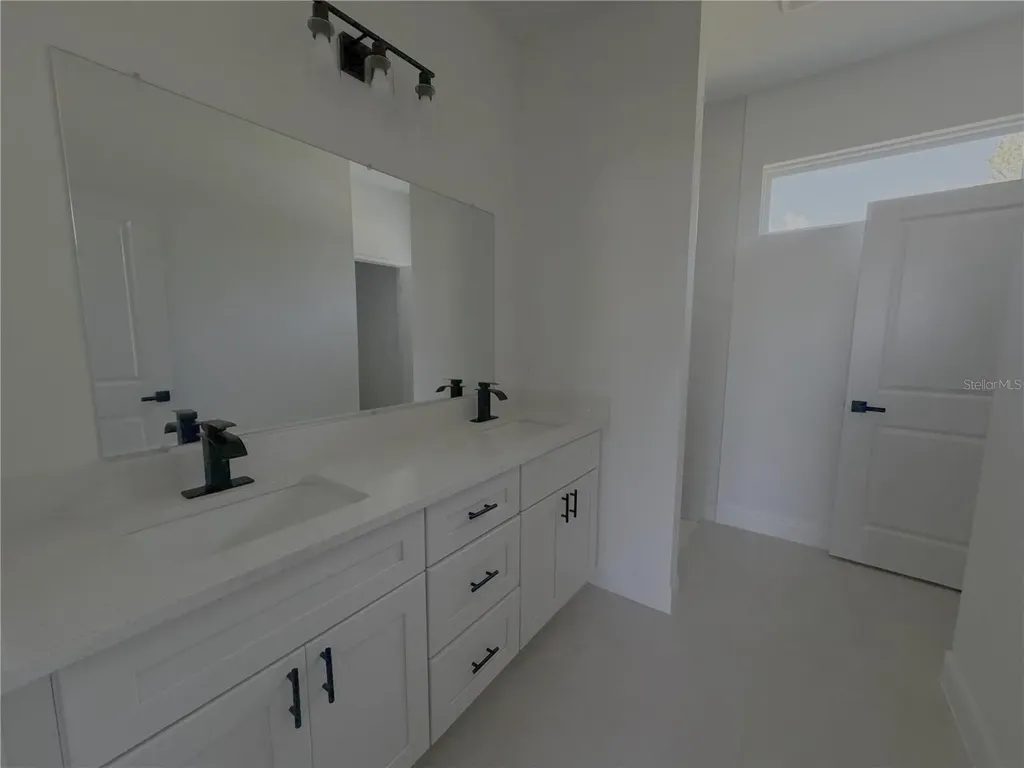 1852 W Quaker Lane Citrus Springs FL 34434
