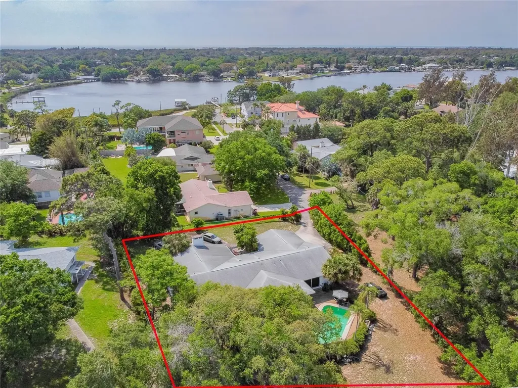 425 Craig Drive Tarpon Springs FL 34689