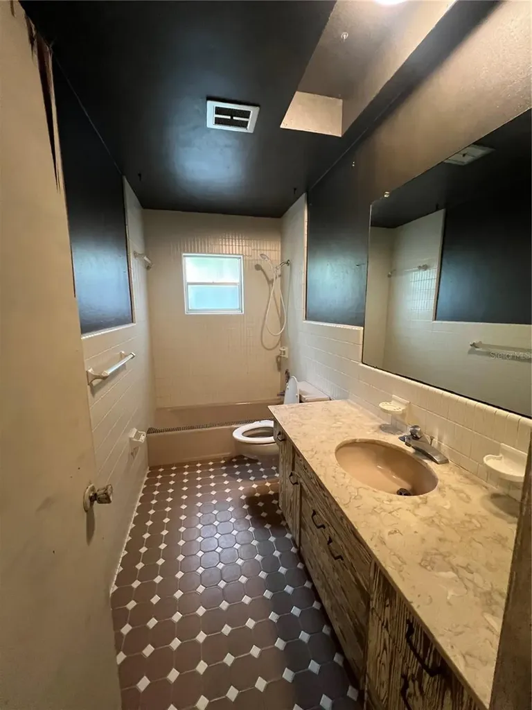 425 Craig Drive Tarpon Springs FL 34689