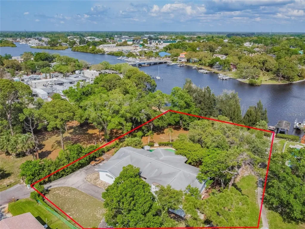 425 Craig Drive Tarpon Springs FL 34689
