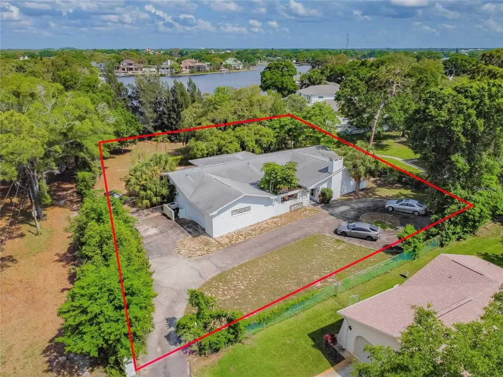 425 Craig Drive Tarpon Springs FL 34689