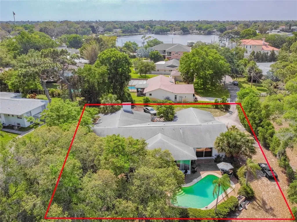 425 Craig Drive Tarpon Springs FL 34689