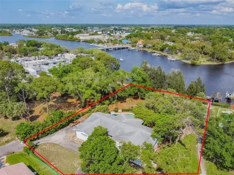 425 Craig Drive Tarpon Springs FL 34689