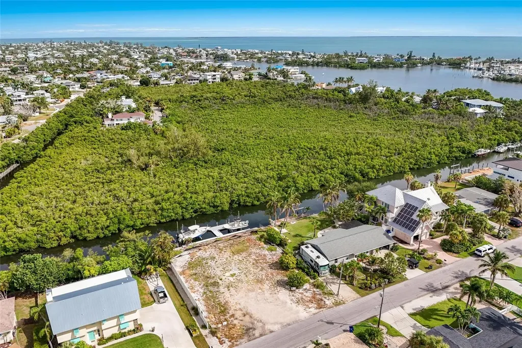 508 77th Street Bradenton Beach FL 34217