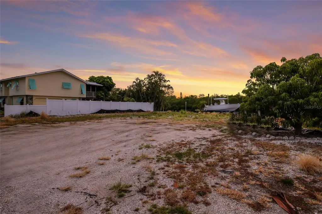508 77th Street Bradenton Beach FL 34217