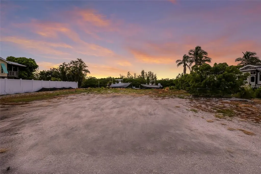 508 77th Street Bradenton Beach FL 34217