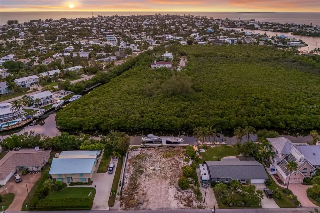 508 77th Street Bradenton Beach FL 34217