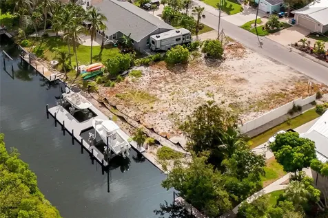 508 77th Street Bradenton Beach FL 34217