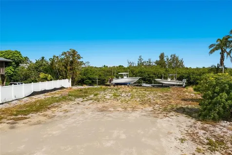508 77th Street Bradenton Beach FL 34217