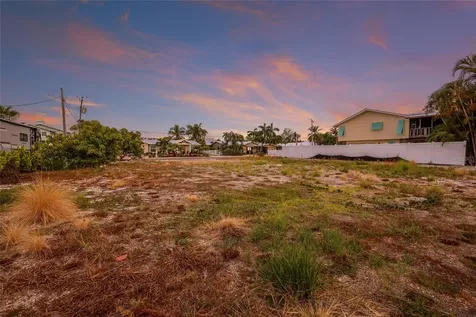 508 77th Street Bradenton Beach FL 34217