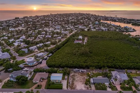 508 77th Street Bradenton Beach FL 34217