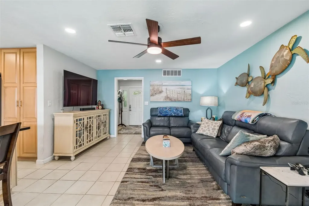 1473 50th Avenue NE St Petersburg FL 33703