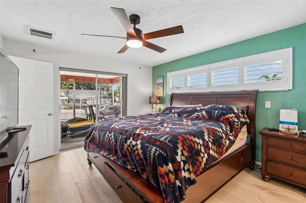 1473 50th Avenue NE St Petersburg FL 33703