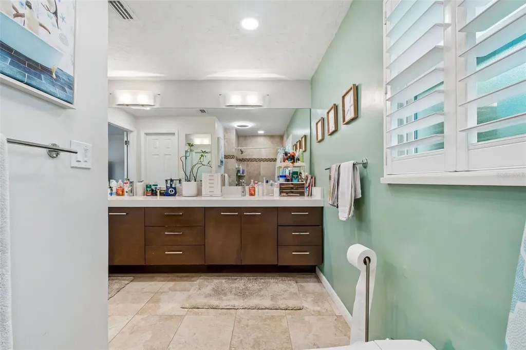 1473 50th Avenue NE St Petersburg FL 33703
