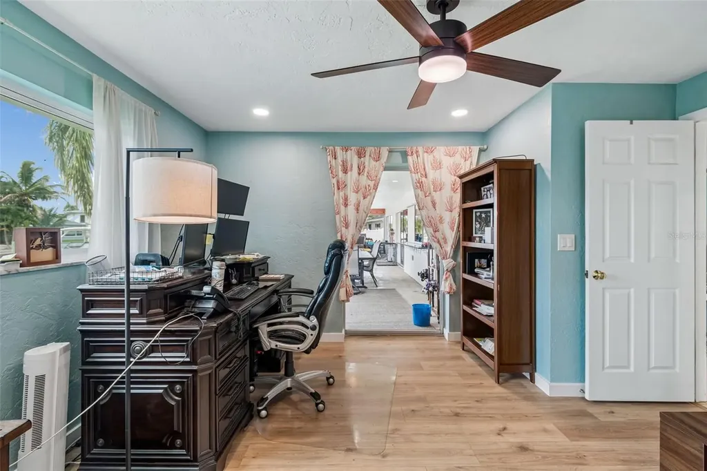 1473 50th Avenue NE St Petersburg FL 33703