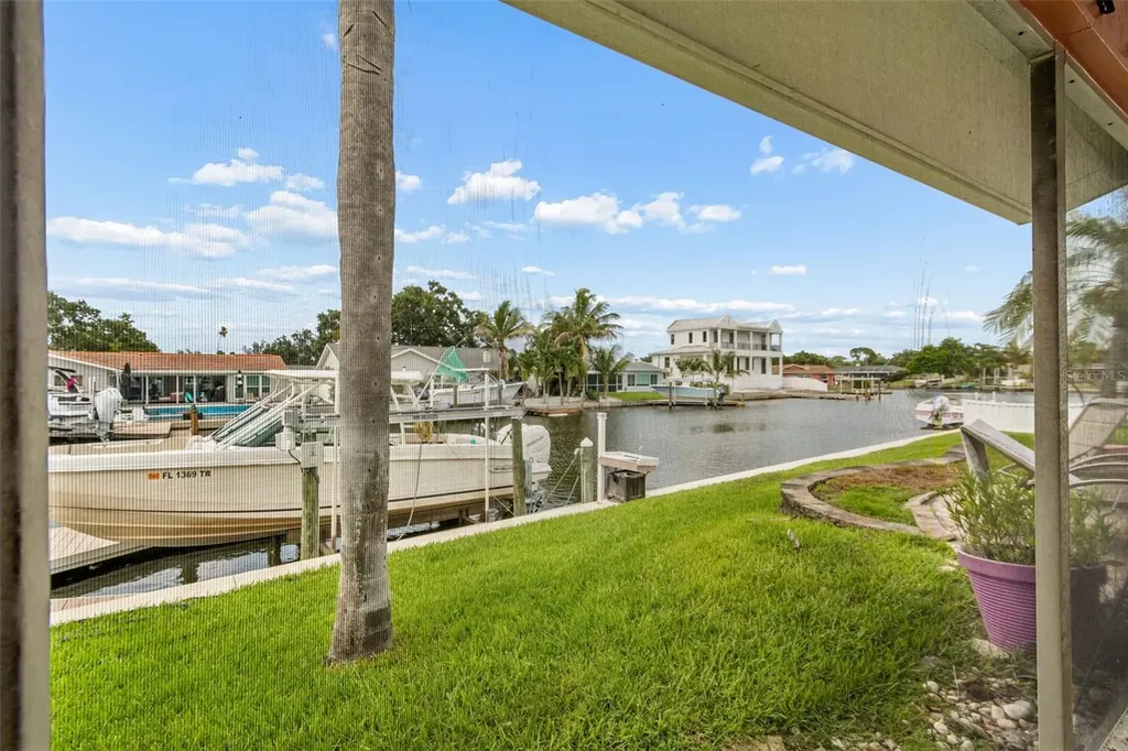 1473 50th Avenue NE St Petersburg FL 33703