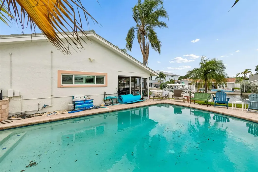 1473 50th Avenue NE St Petersburg FL 33703