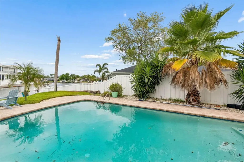 1473 50th Avenue NE St Petersburg FL 33703