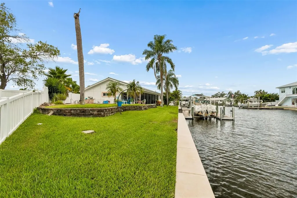 1473 50th Avenue NE St Petersburg FL 33703