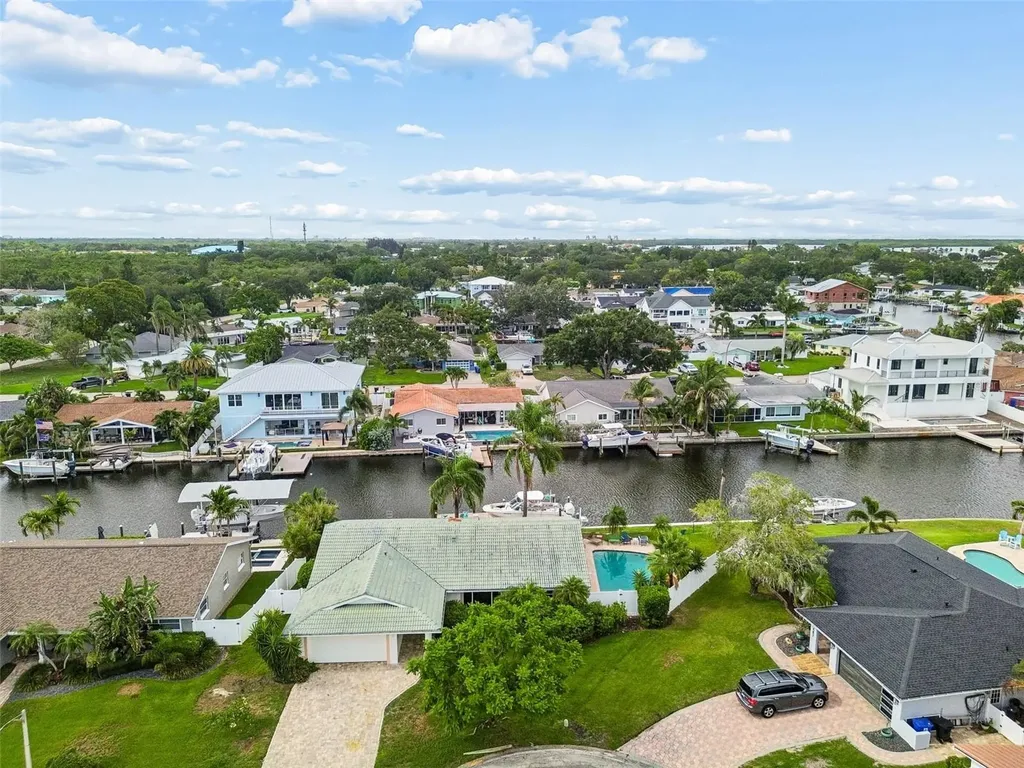 1473 50th Avenue NE St Petersburg FL 33703