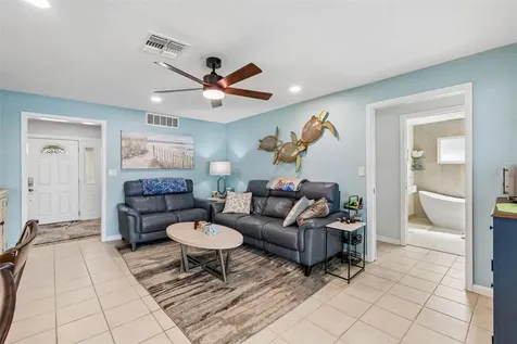 1473 50th Avenue NE St Petersburg FL 33703