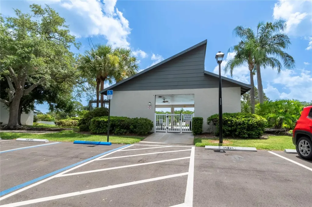 11201 122nd Avenue Largo FL 33778