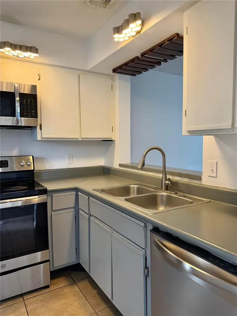 3036 S Semoran Boulevard Orlando FL 32822