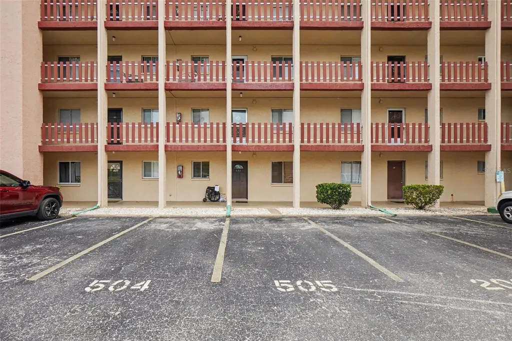 4009 Lake Bayshore Drive Bradenton FL 34205